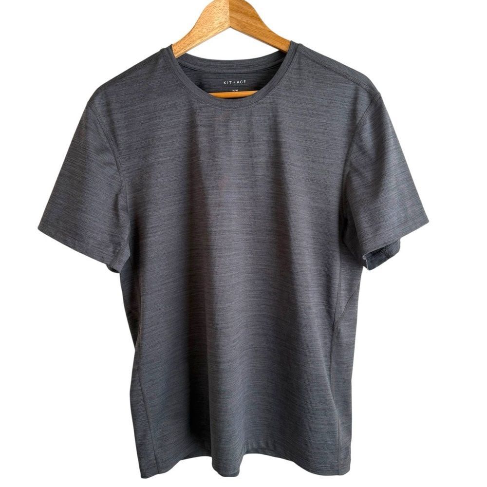 Kit and Ace Charcoal Athletic Wear Short Sleeve Crewneck T-Shirt Size Medium